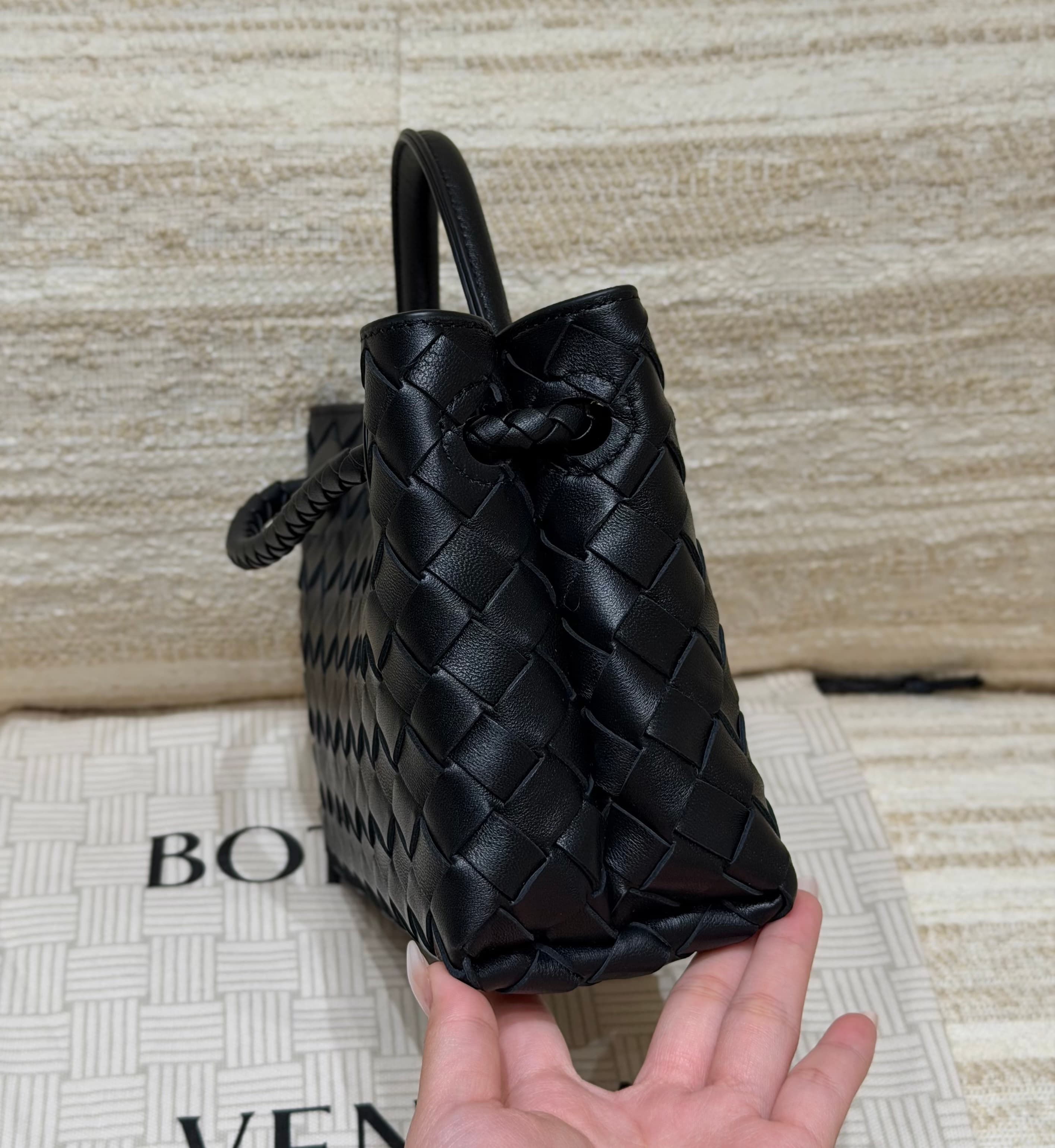 보테가베네타 Andiamo 핸드백 미니 블랙