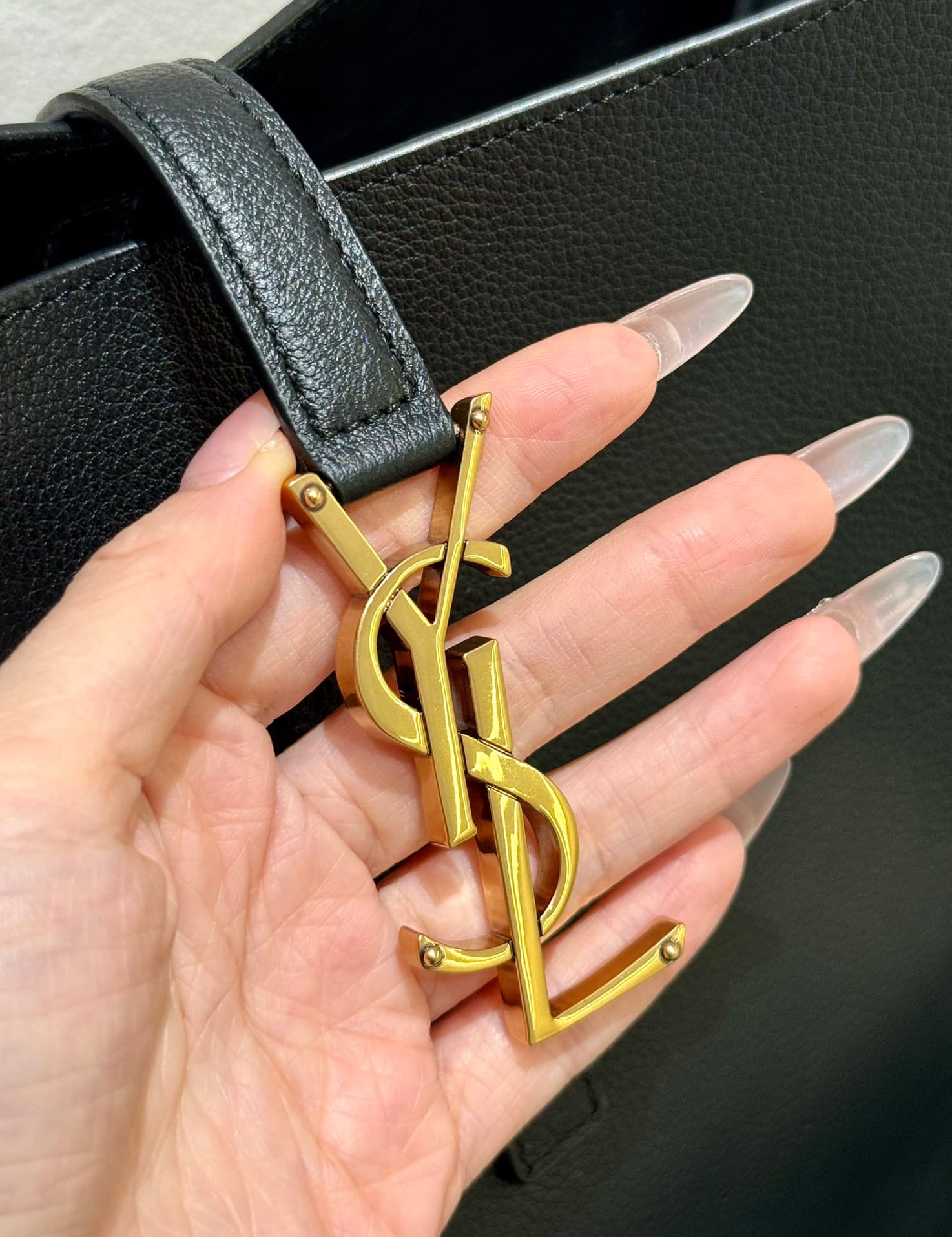 생로랑(YSL) 르 5아7 호보백 라지 블랙