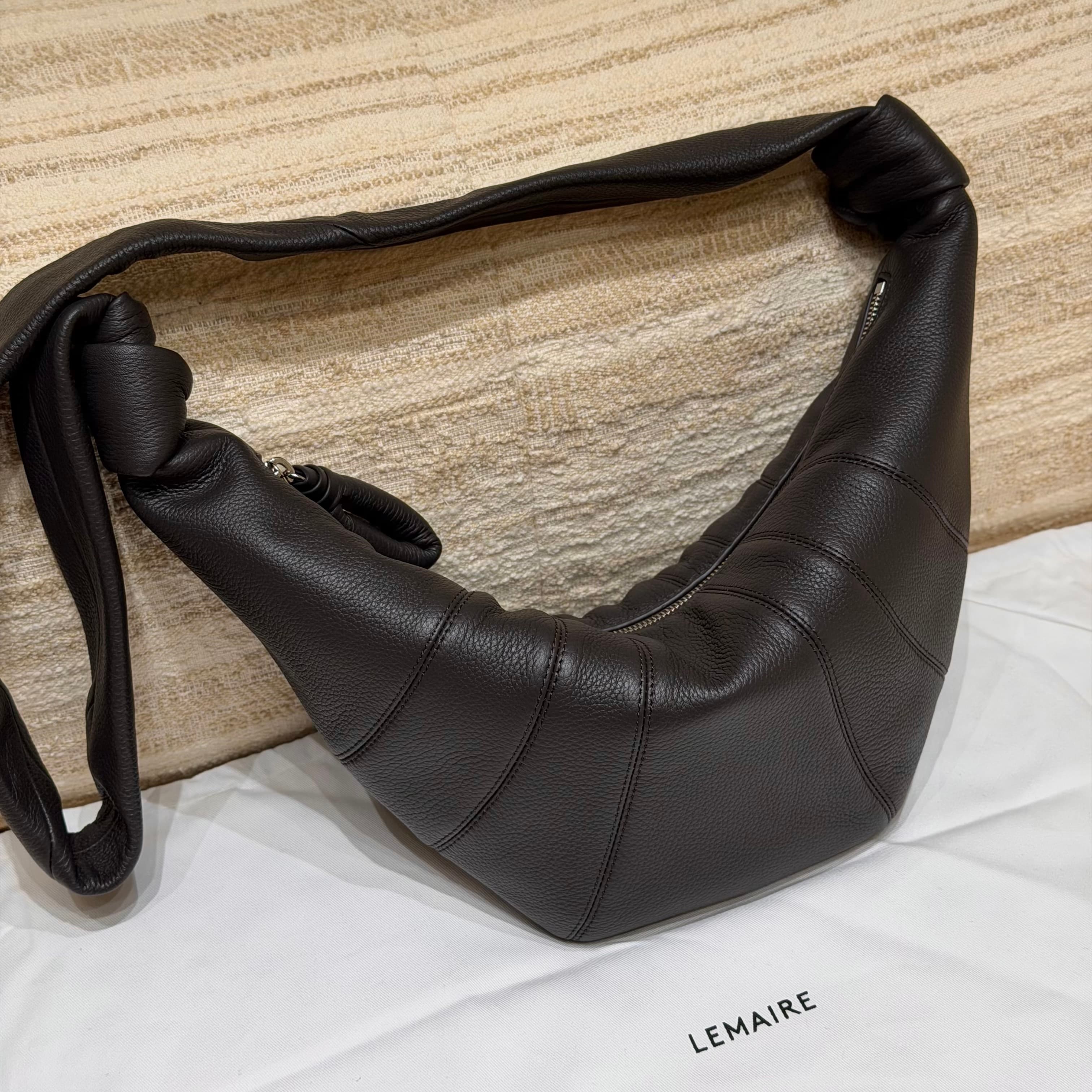 르메르 크루아상백 미디움 (Lemaire Croissant Bag Medium) 리치브라운
