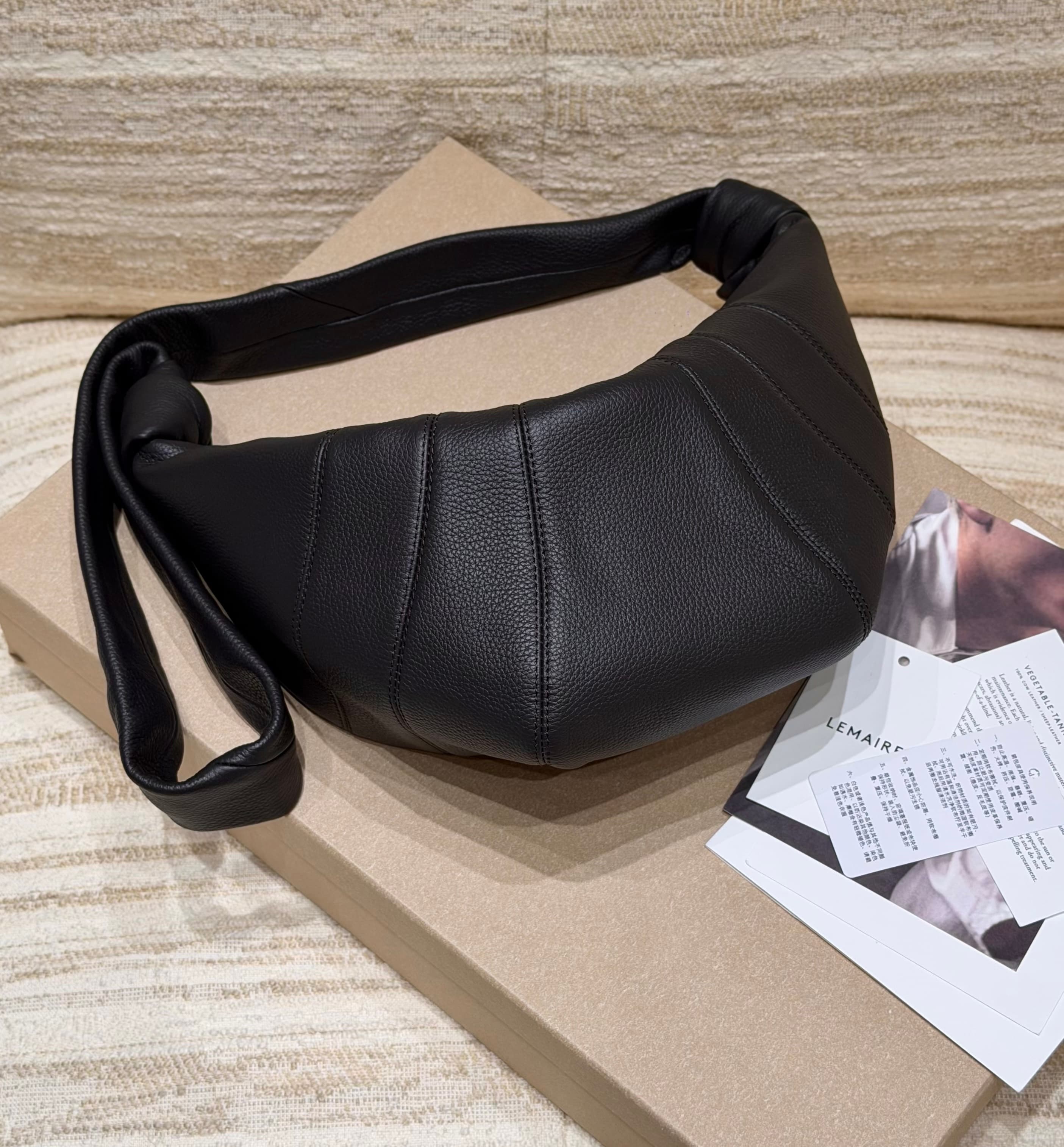 르메르 크루아상백 미디움 (Lemaire Croissant Bag Medium) 리치브라운