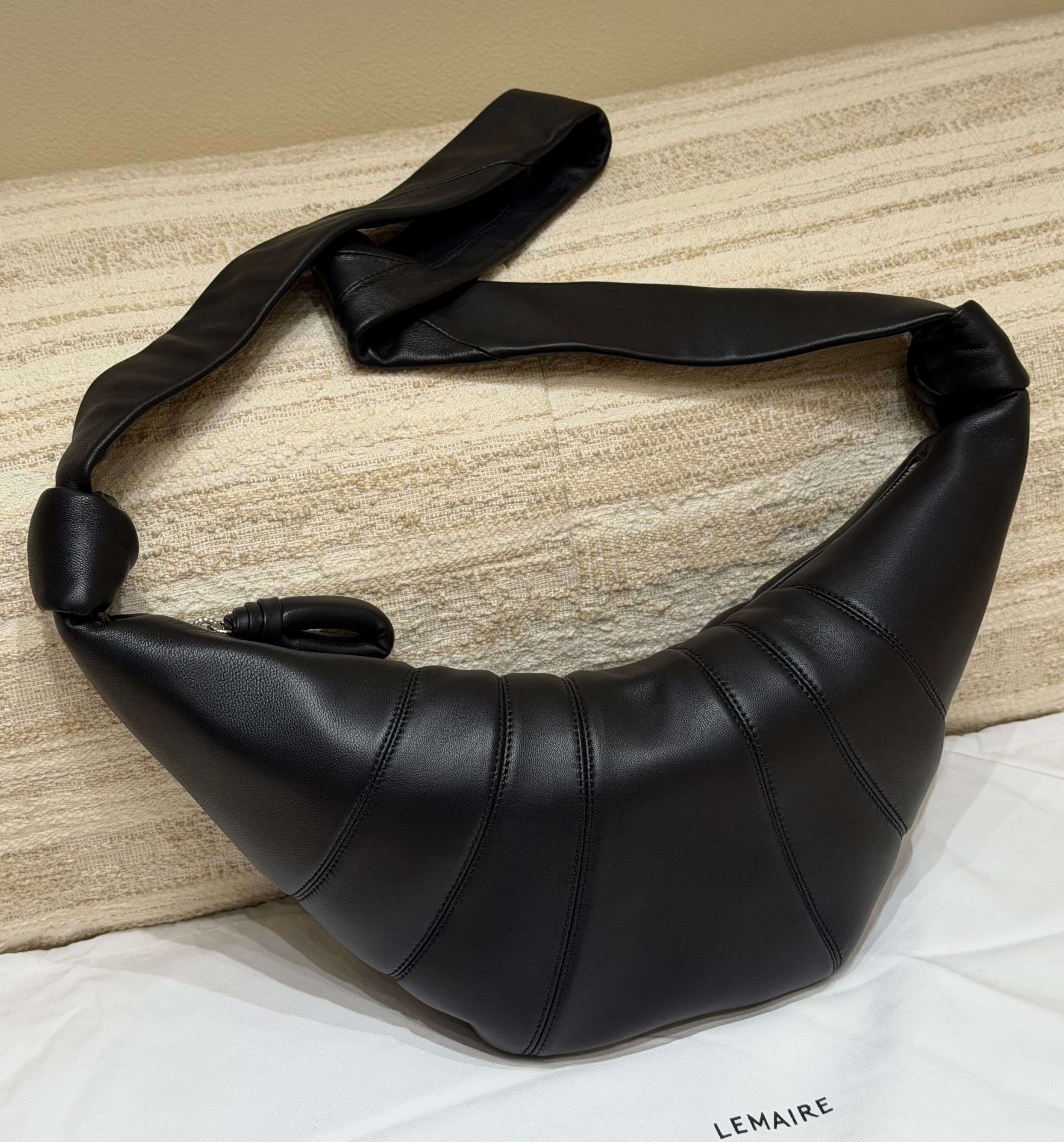 르메르 크루아상백 미디움 (Lemaire Croissant Bag Medium) 블랙