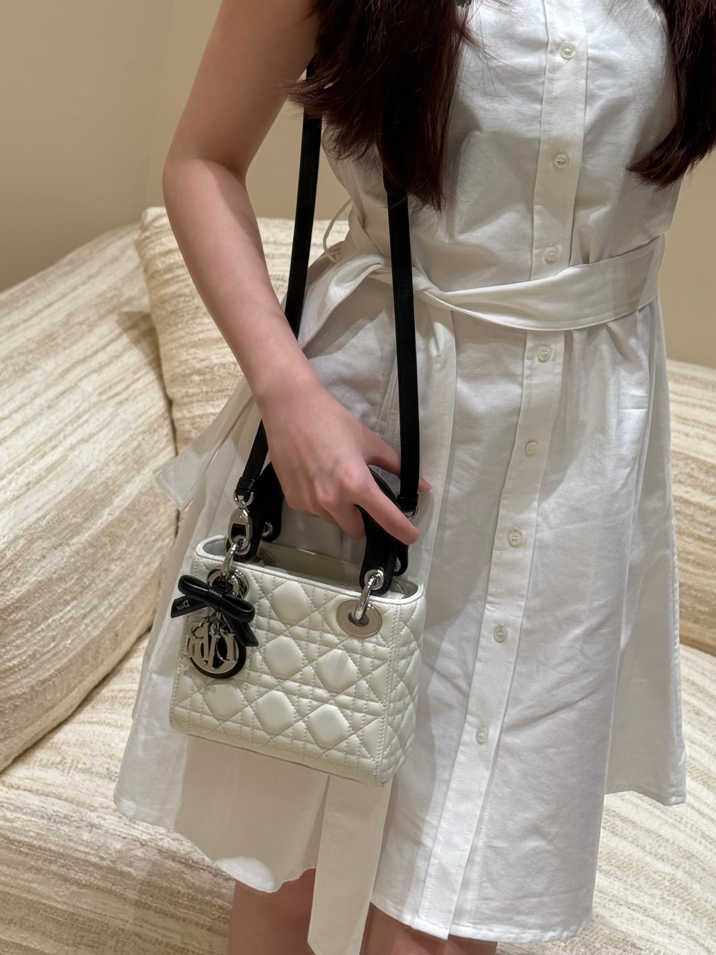디올 레이디 다이애나 보우 시리즈 화이트