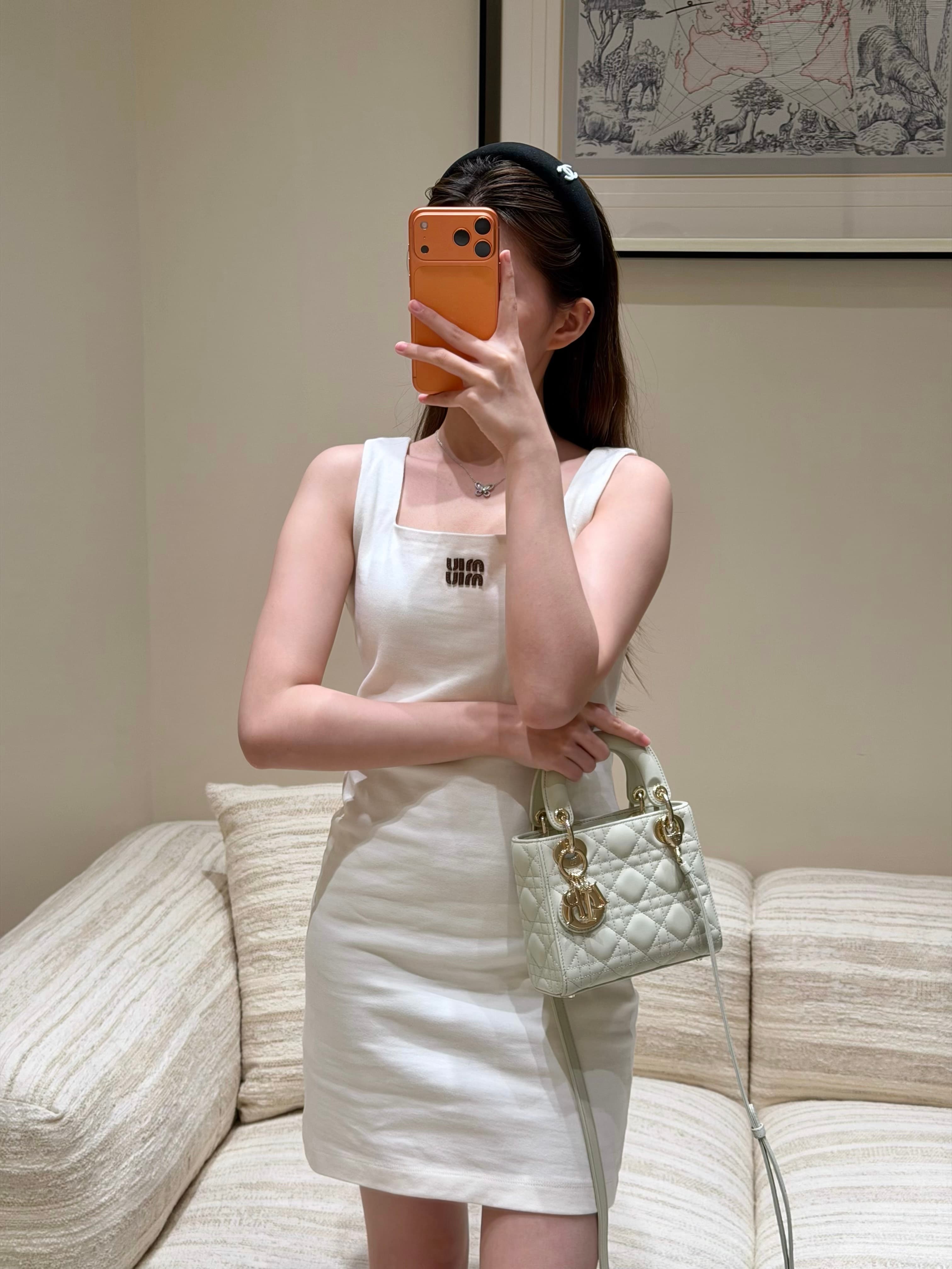 디올 레이디 디 휠 3부작 화이트