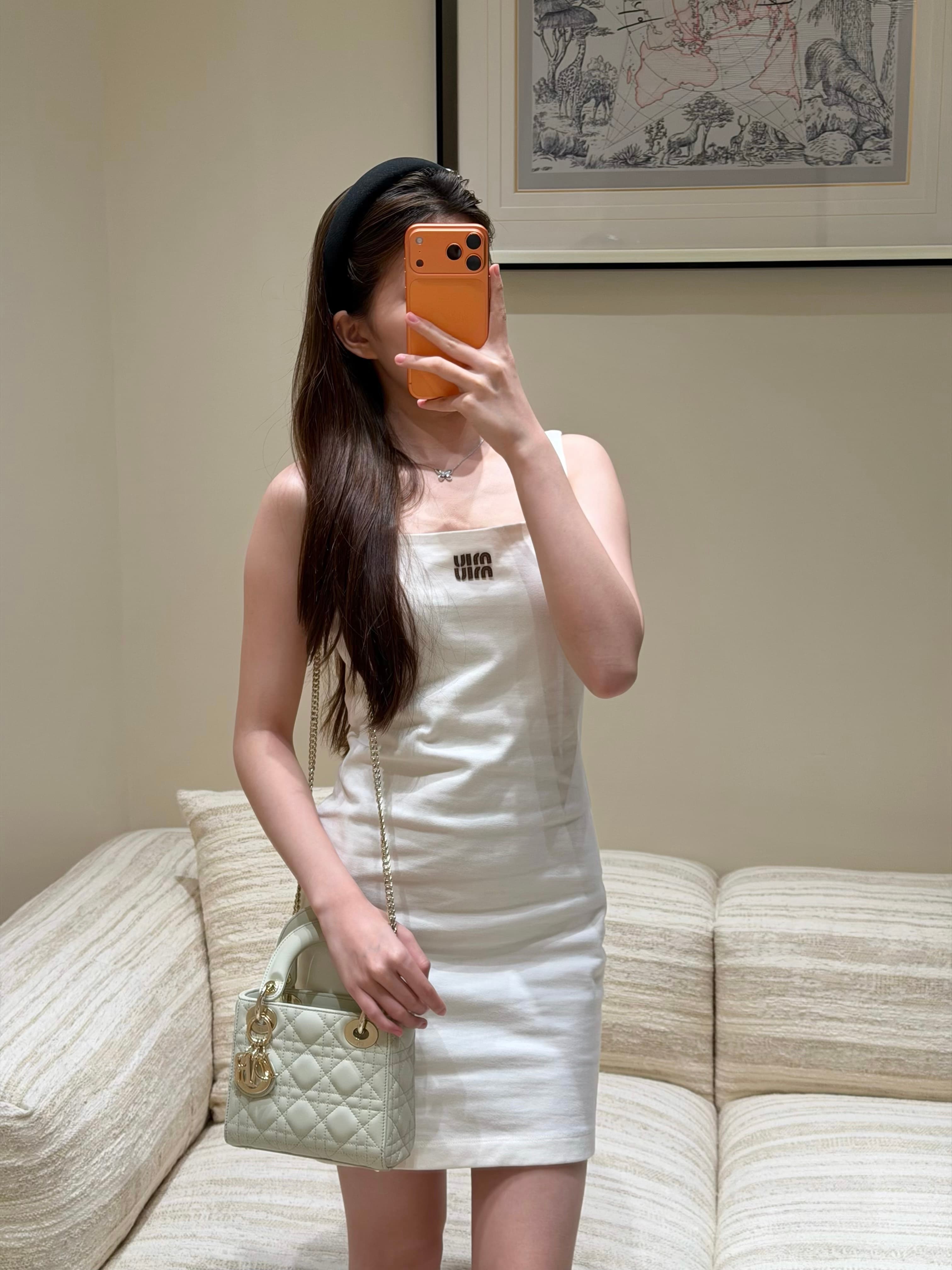 디올 레이디 디 휠 3부작 화이트