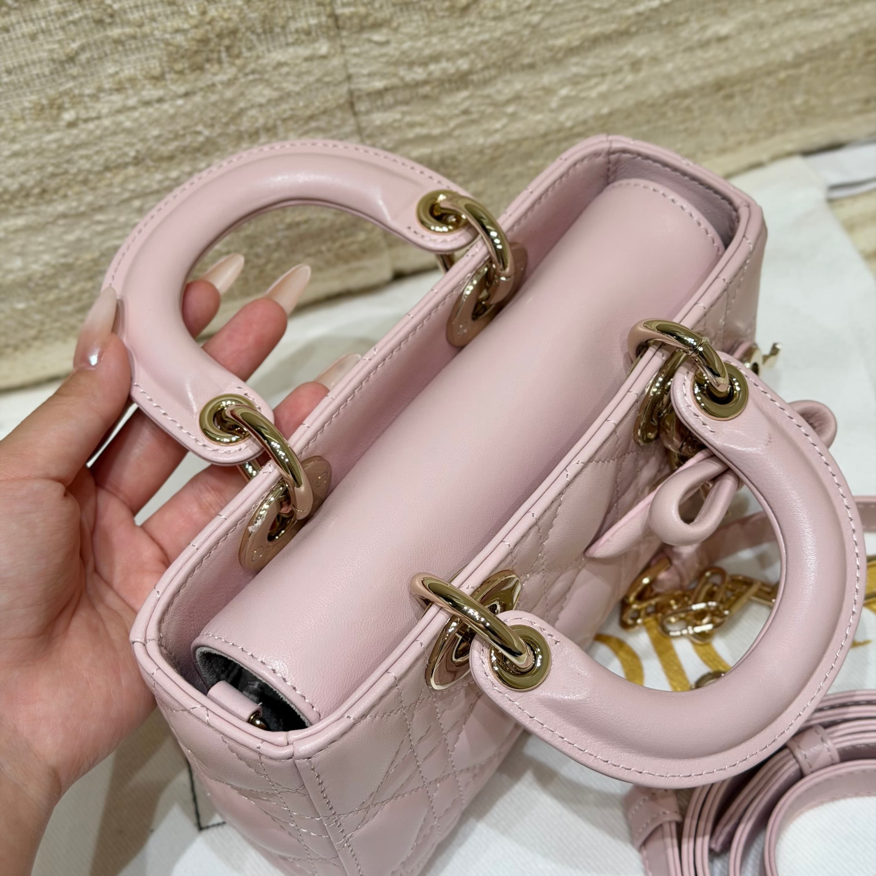 디올 보우 스몰 시리즈 핑크