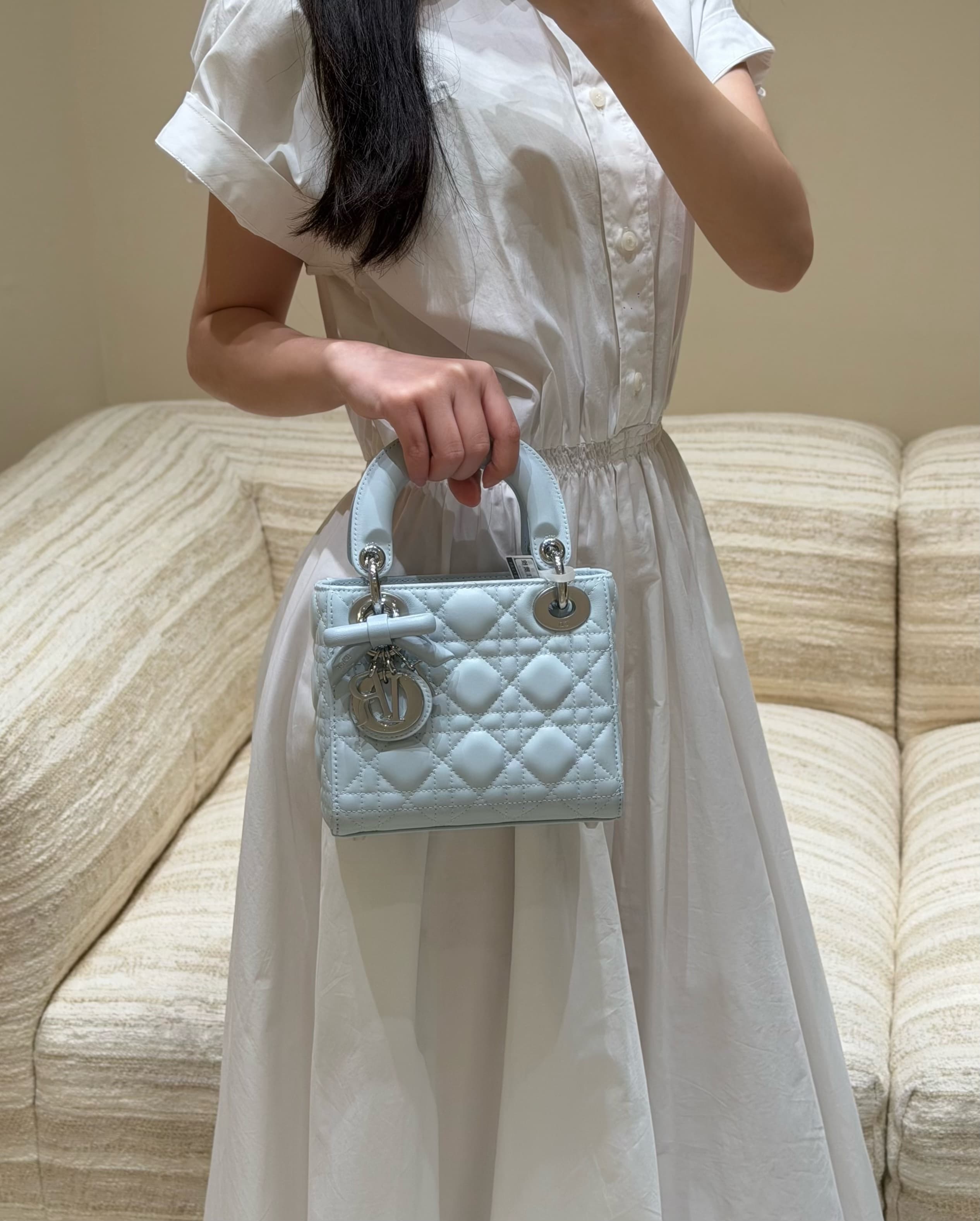디올 레이디 다이애나 보우 시리즈 그레이