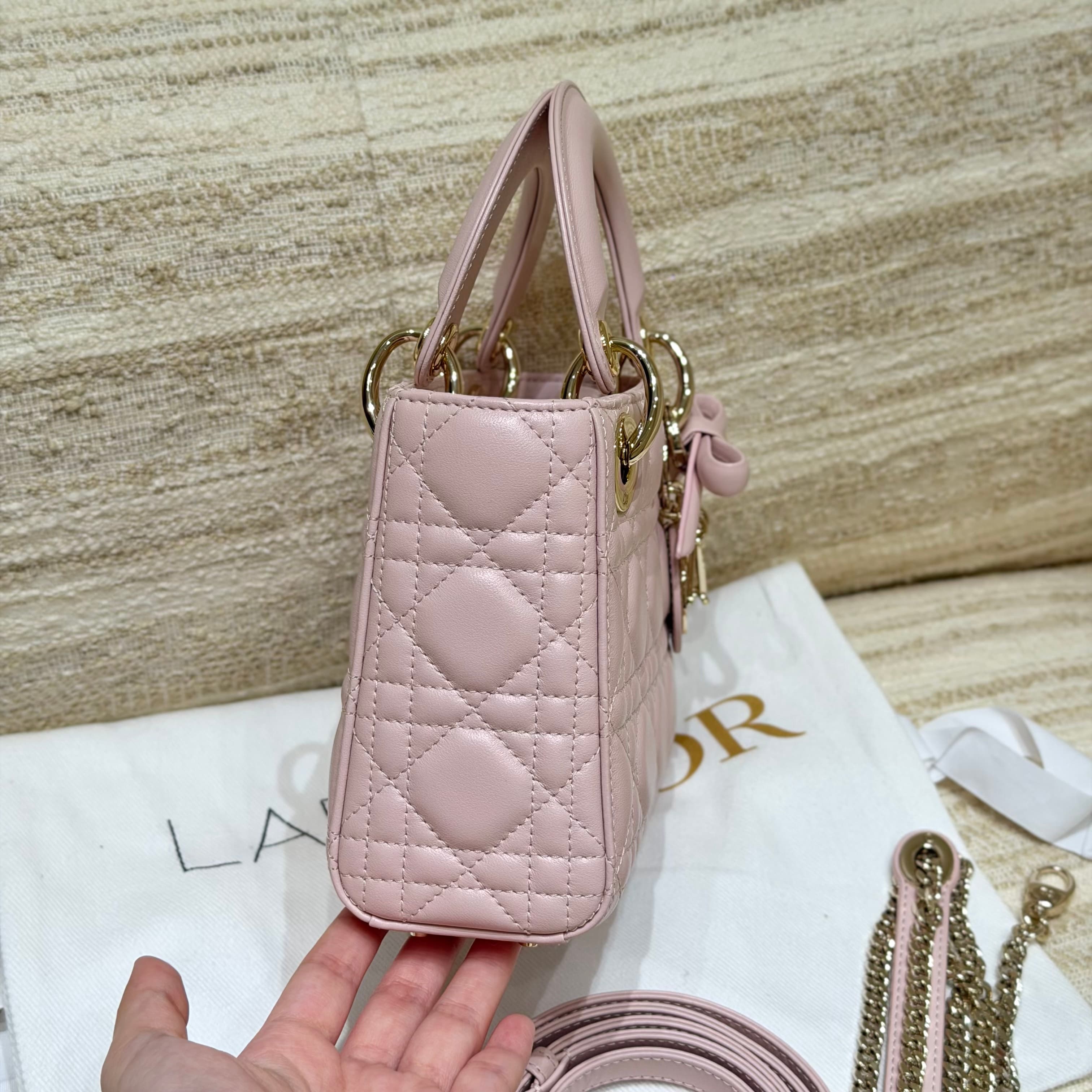 디올 레이디 다이애나 보우 시리즈 핑크