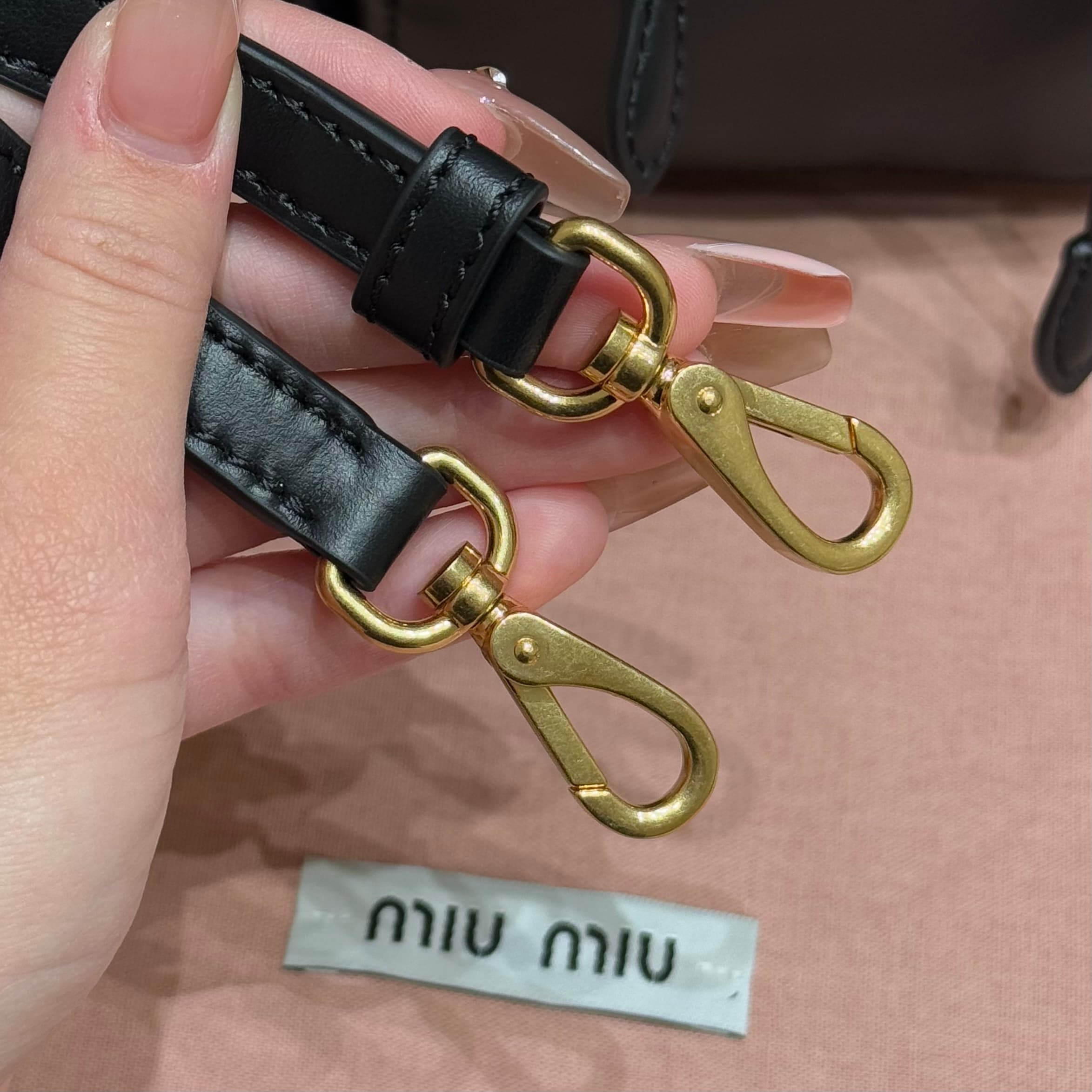 미우미우 플레이 스몰 백팩 블랙