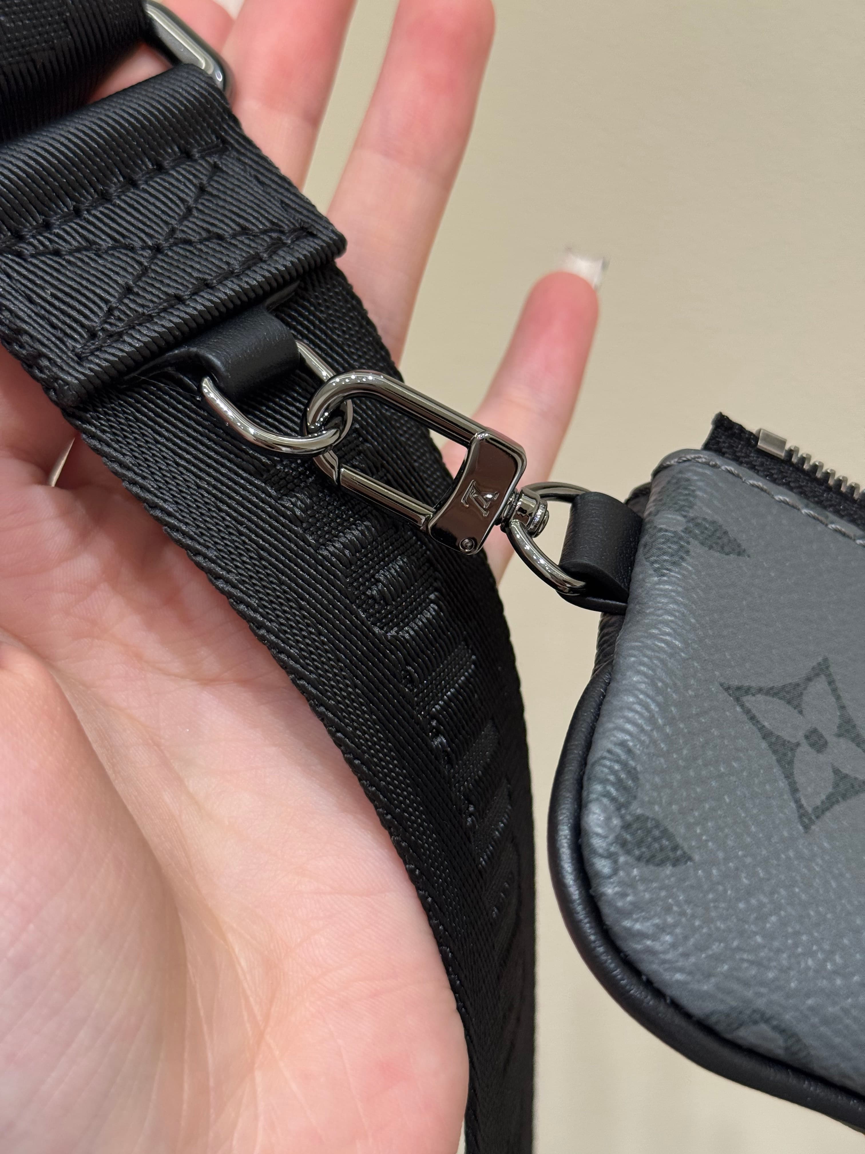루이비통 트리오 메신저백 Trio Messenger Bag 모노그램 이클립스 블랙