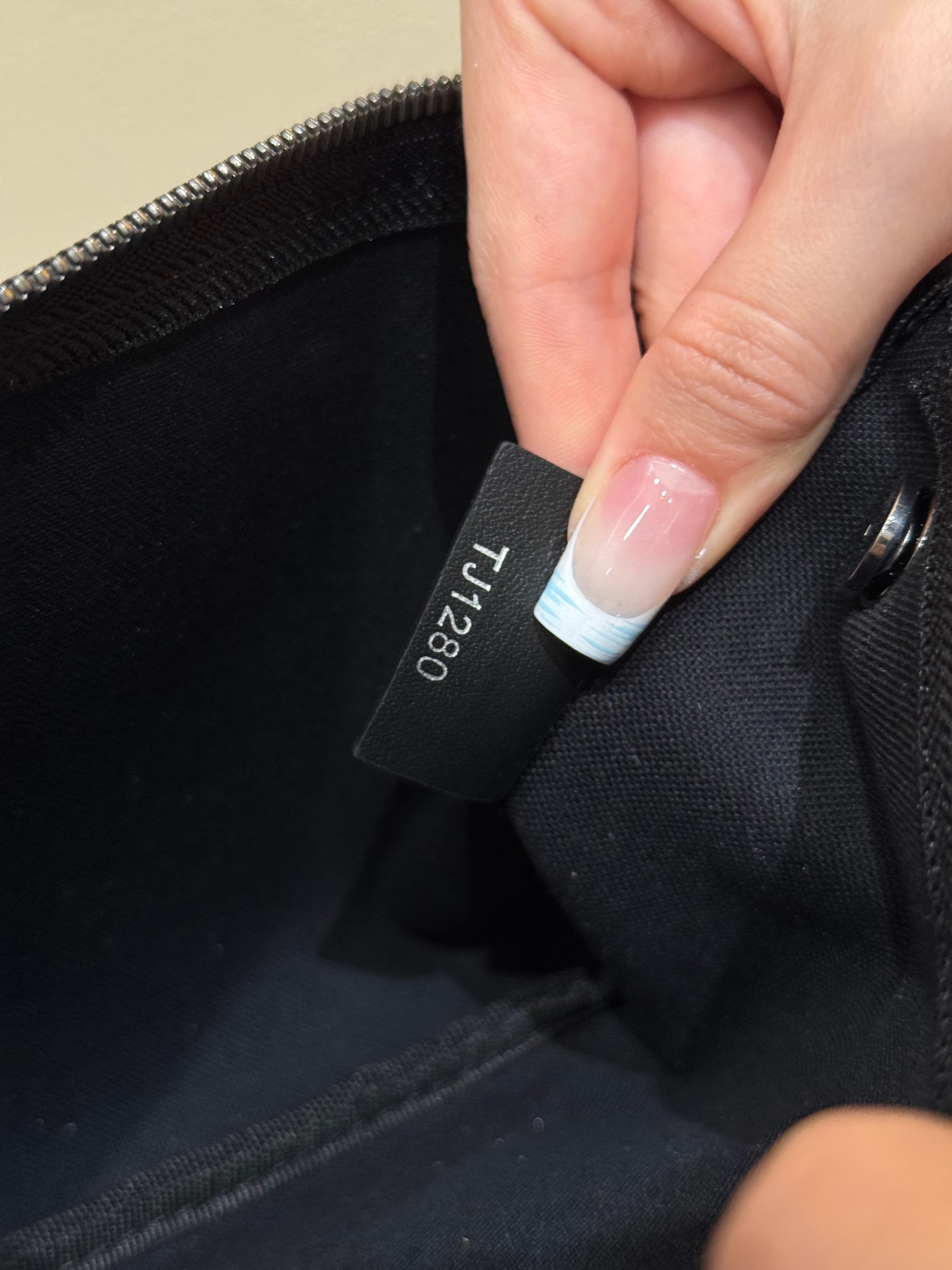 루이비통 트리오 메신저백 Trio Messenger Bag 모노그램 이클립스 블랙