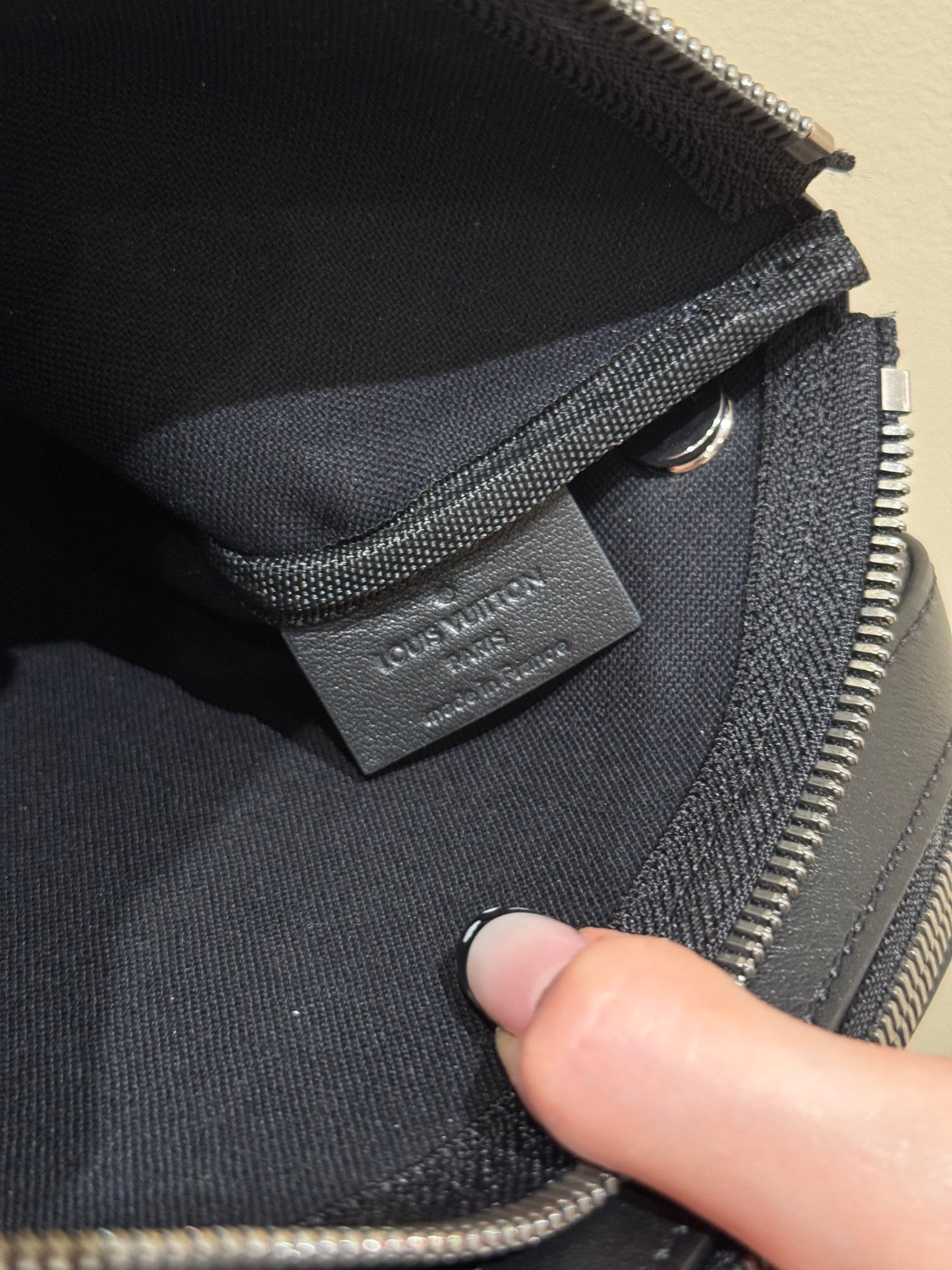 루이비통 트리오 메신저백 Trio Messenger Bag 모노그램 이클립스 블랙