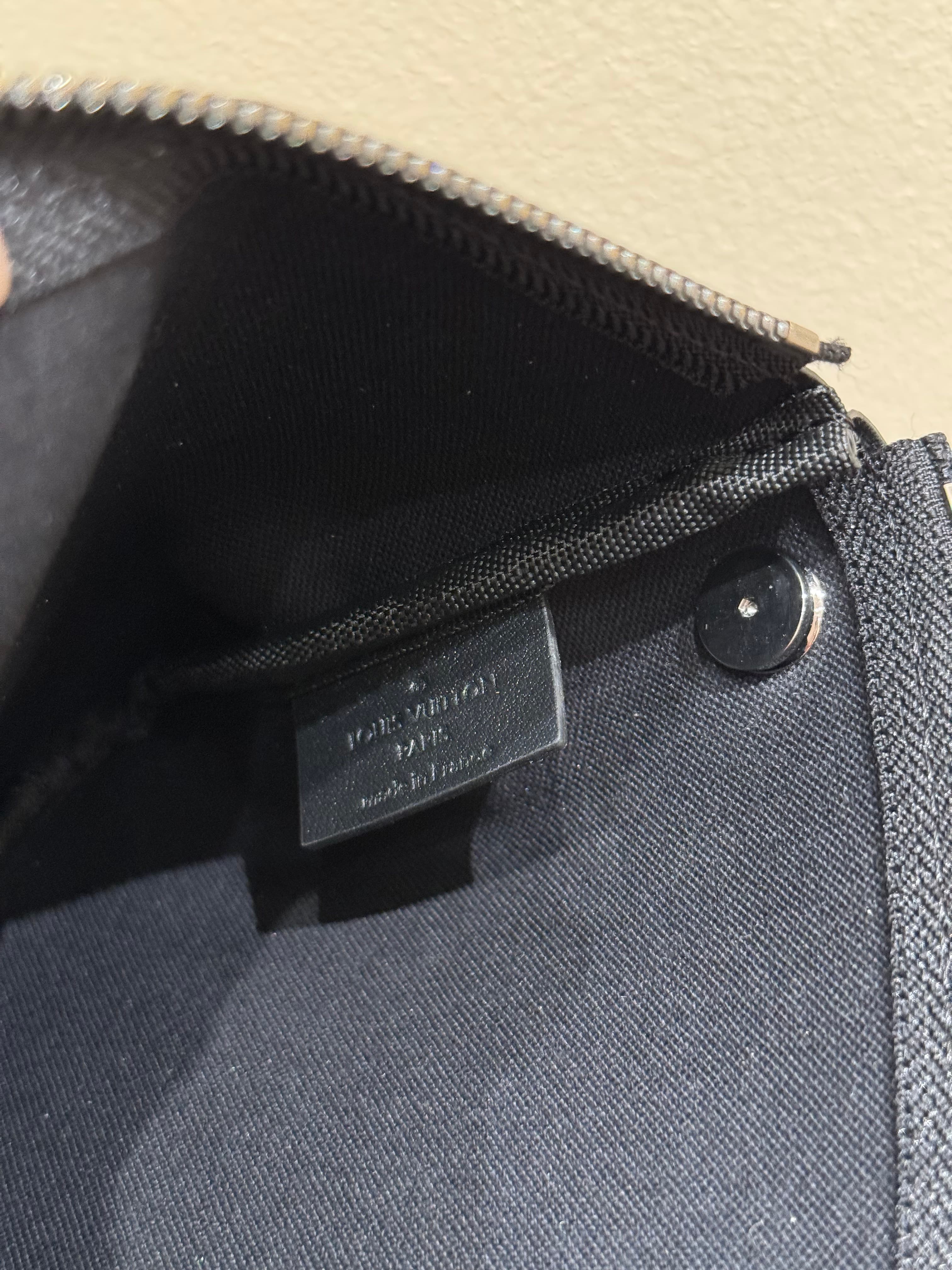 루이비통 트리오 메신저백 Trio Messenger Bag 모노그램 이클립스 블랙