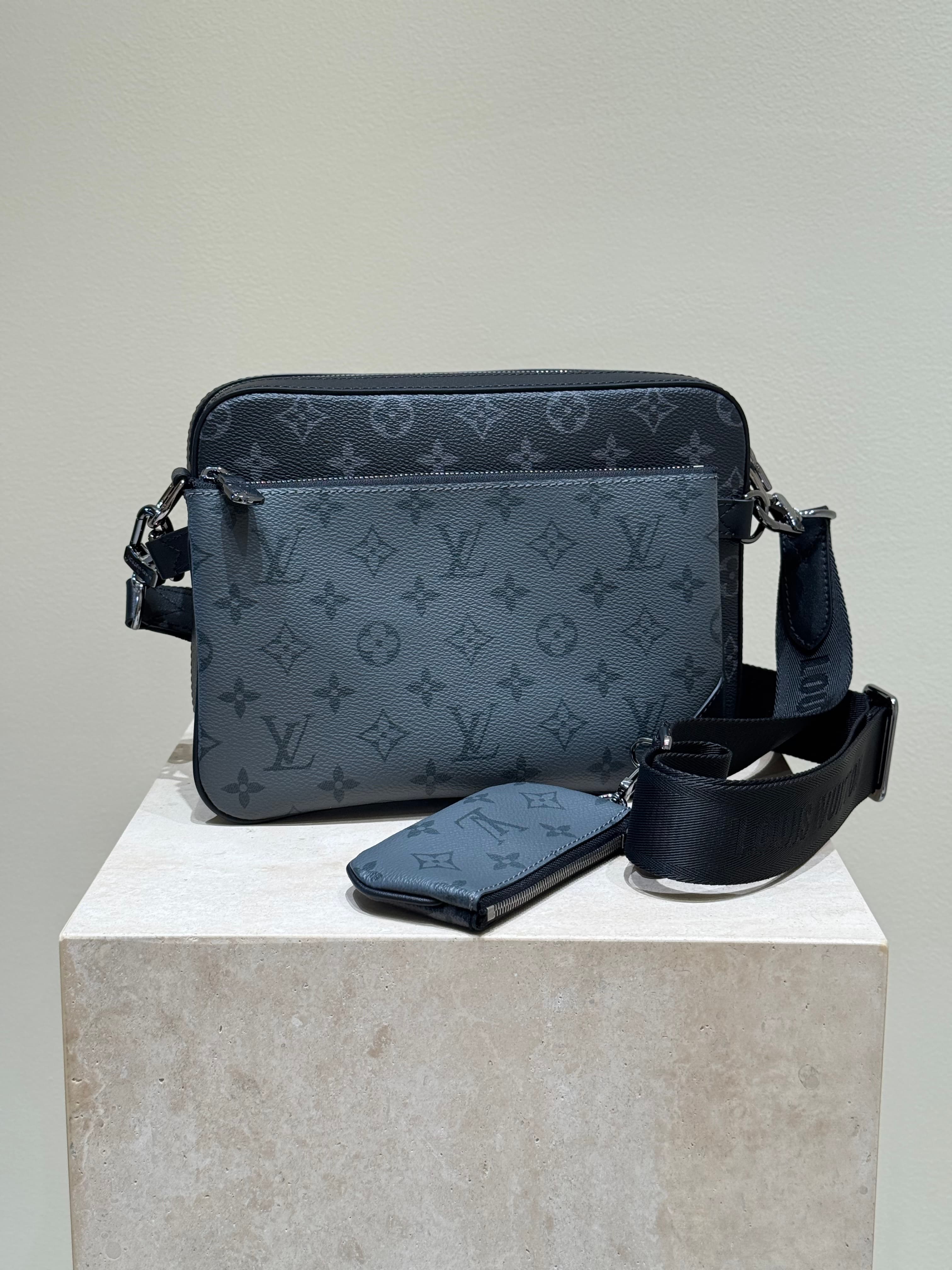 루이비통 트리오 메신저백 Trio Messenger Bag 모노그램 이클립스 블랙