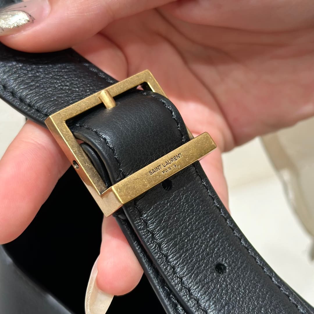 생로랑(YSL) 르 5아7 호보백 라지(30cm) 블랙