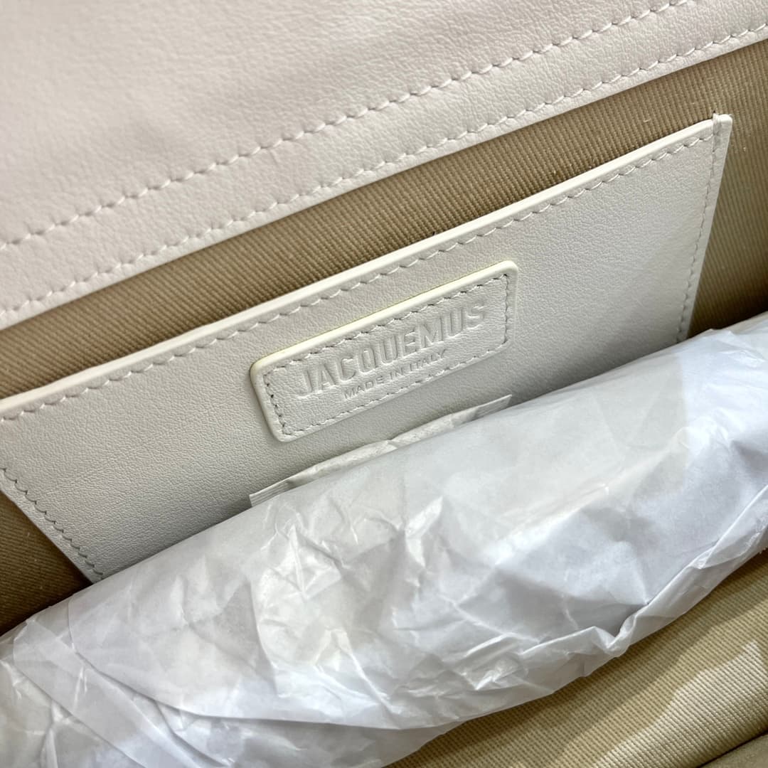 자크뮈스 밤니노 크로스백 화이트