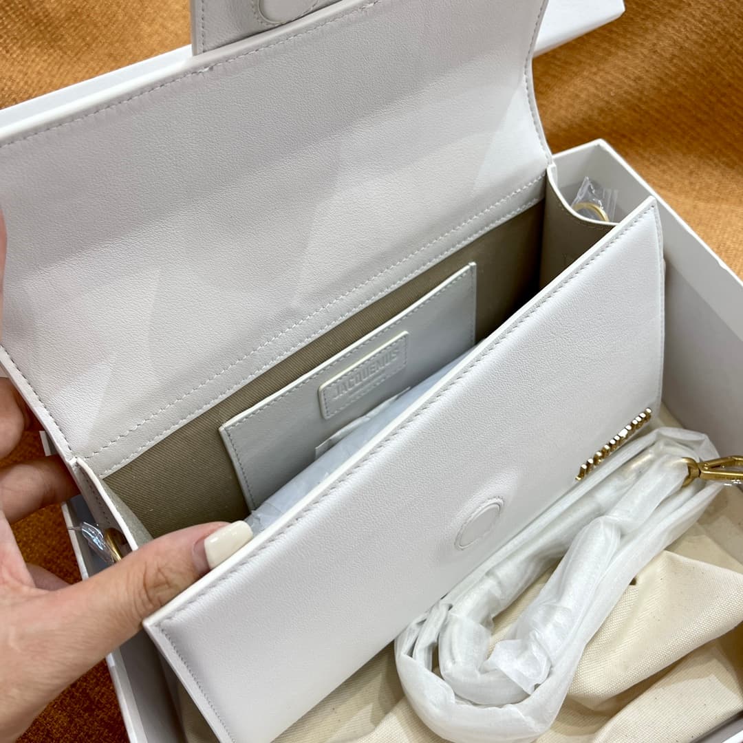 자크뮈스 밤니노 크로스백 화이트