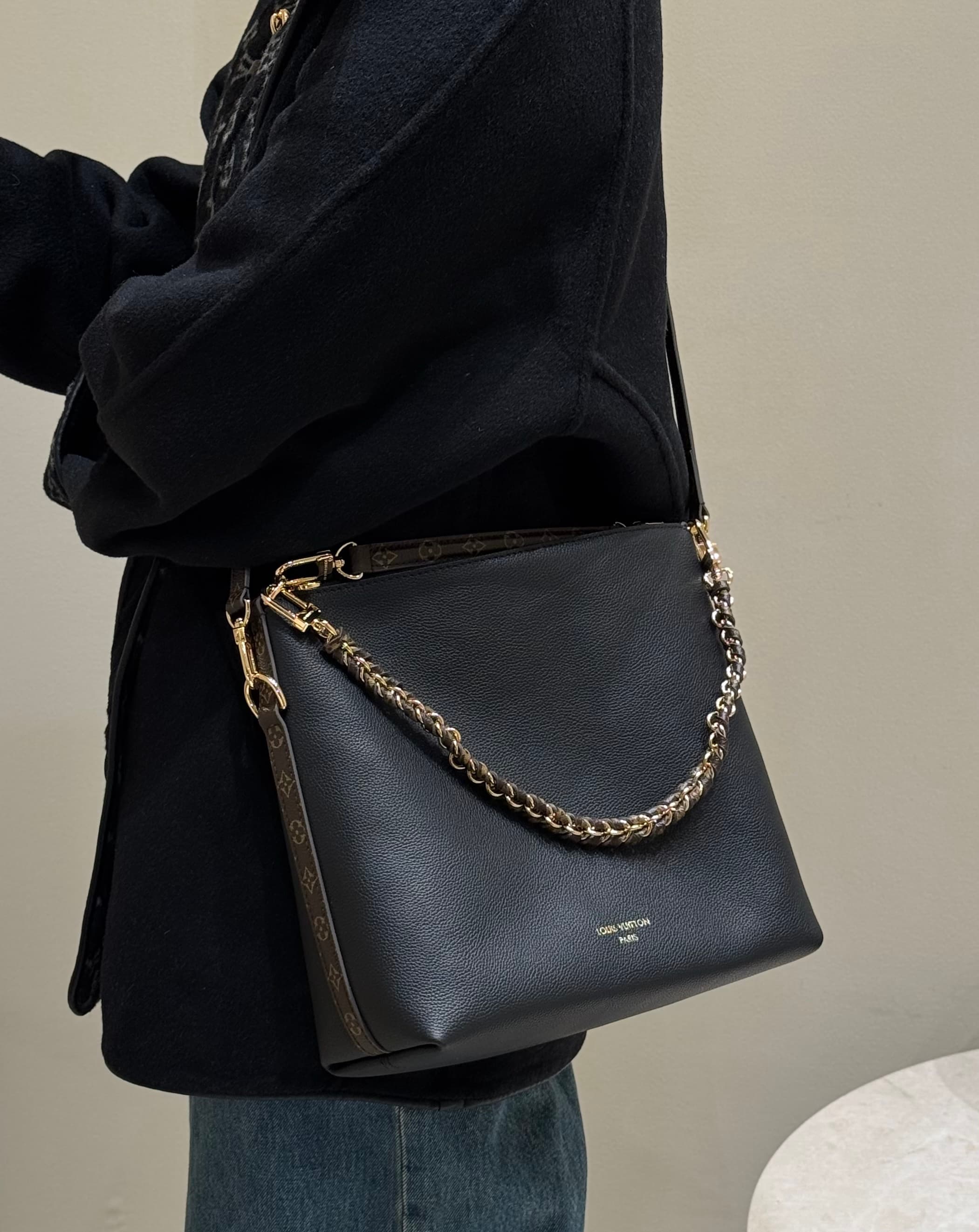 루이비통 보부르 호보 MM (블랙)