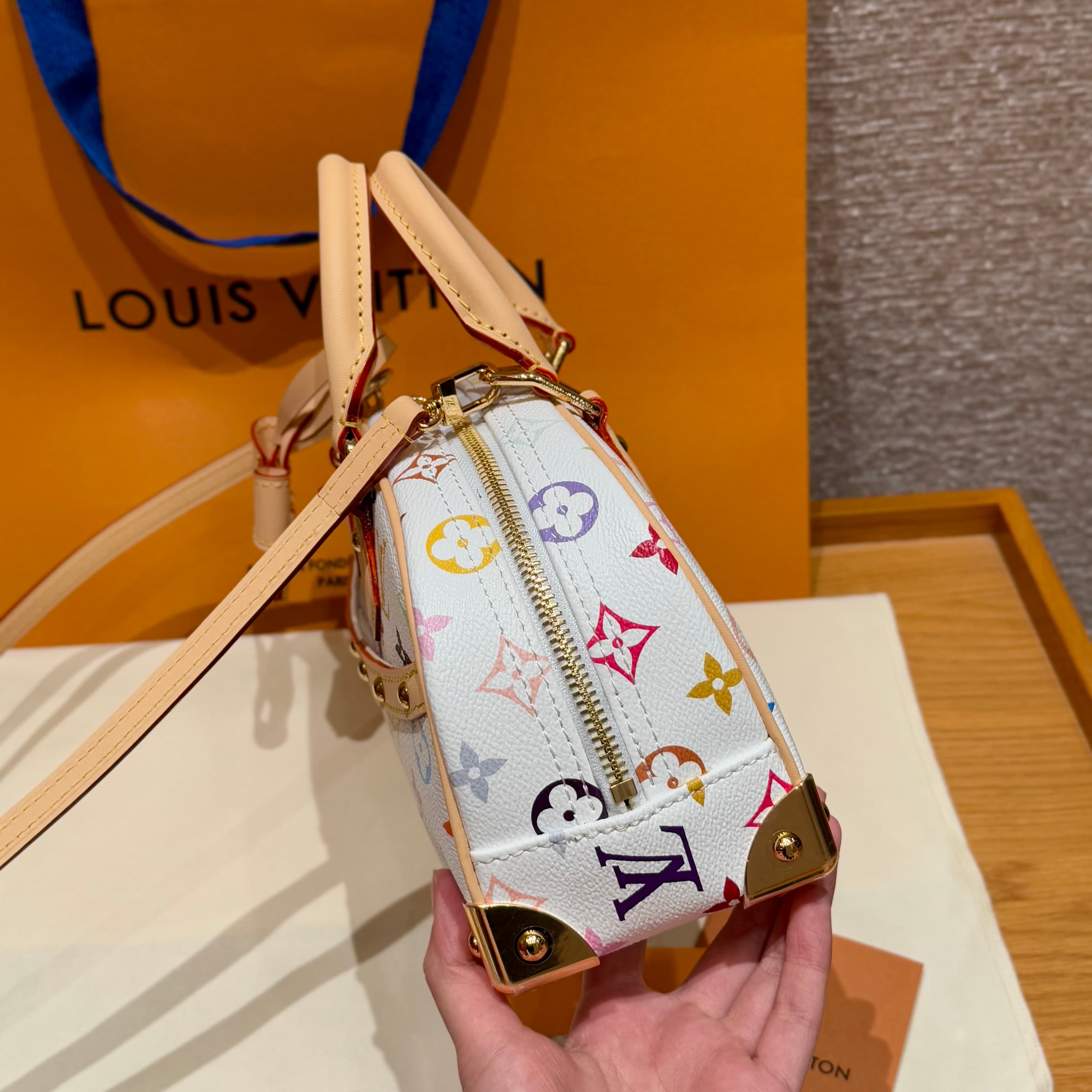 루이비통 x 무라카미 이스트 웨스트 볼링백 (화이트)