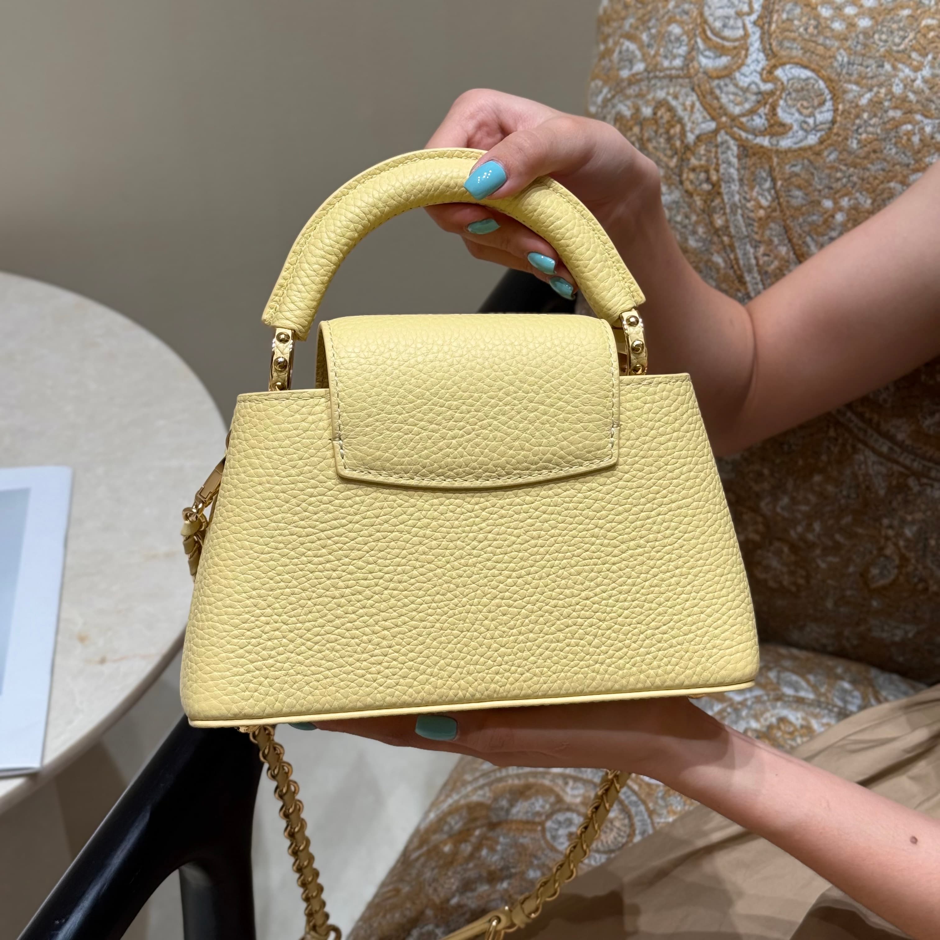 루이비통 카퓌신 미니 (옐로우)
