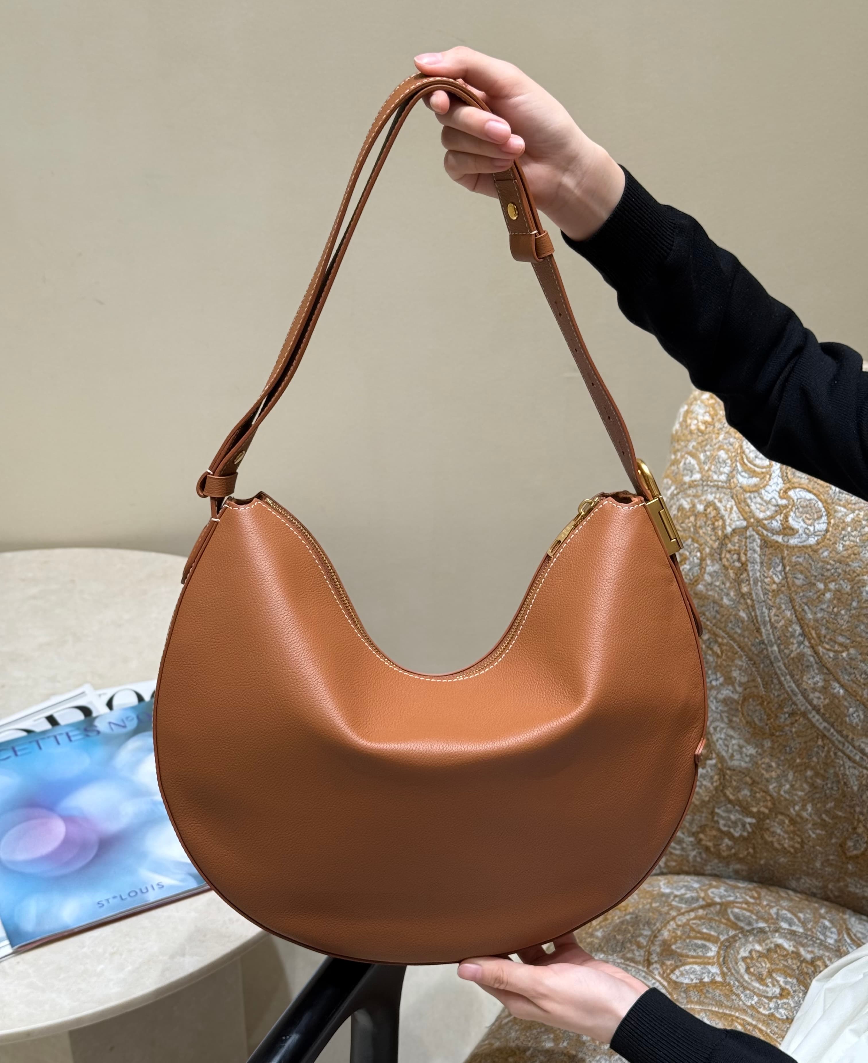 루이비통 크루아상 MM (카멜)