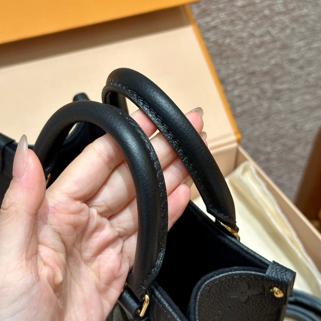루이비통 온더고 BB (블랙)