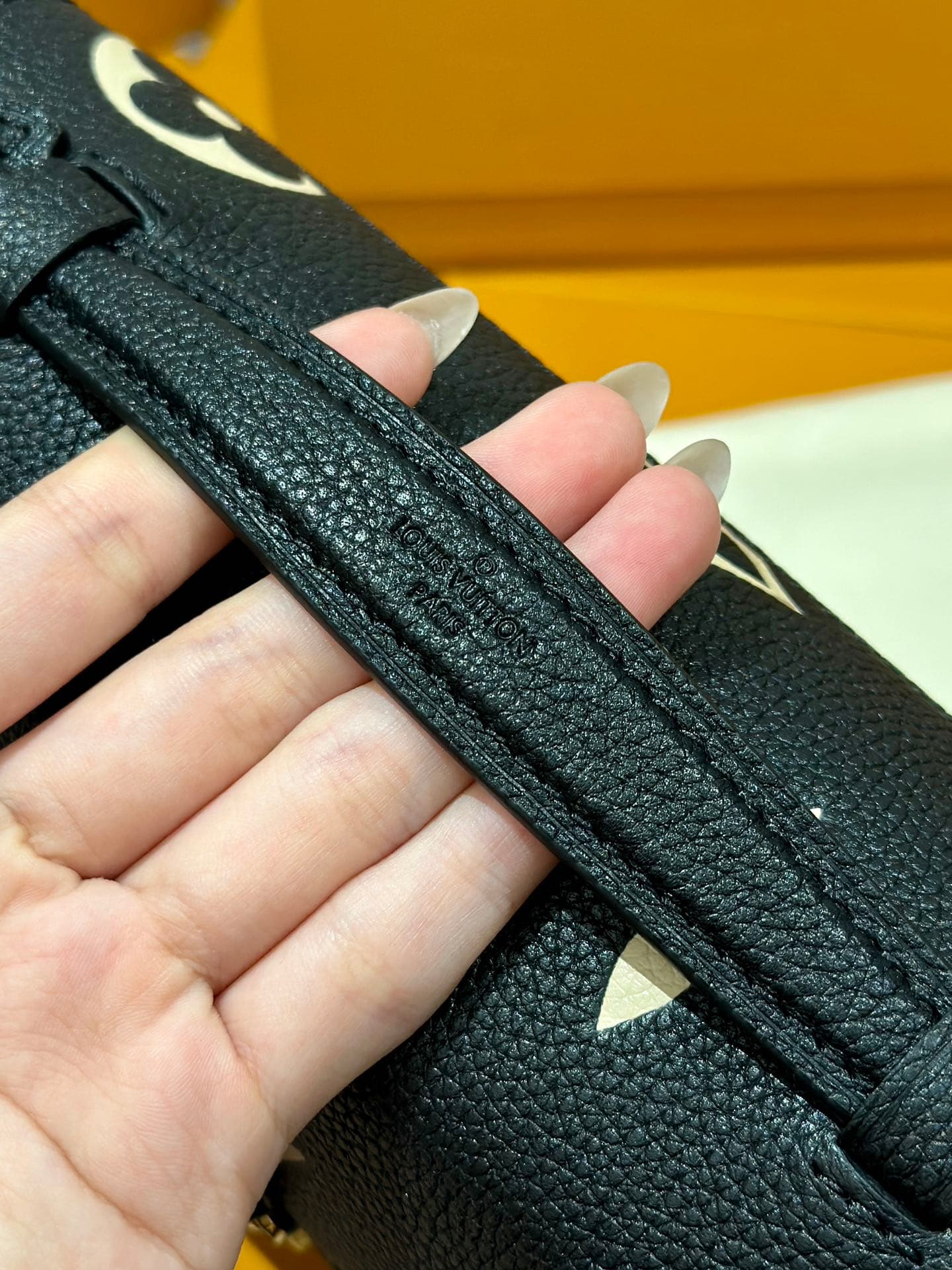 루이비통 포쉐트 메티스 이스트 웨스트 (블랙)