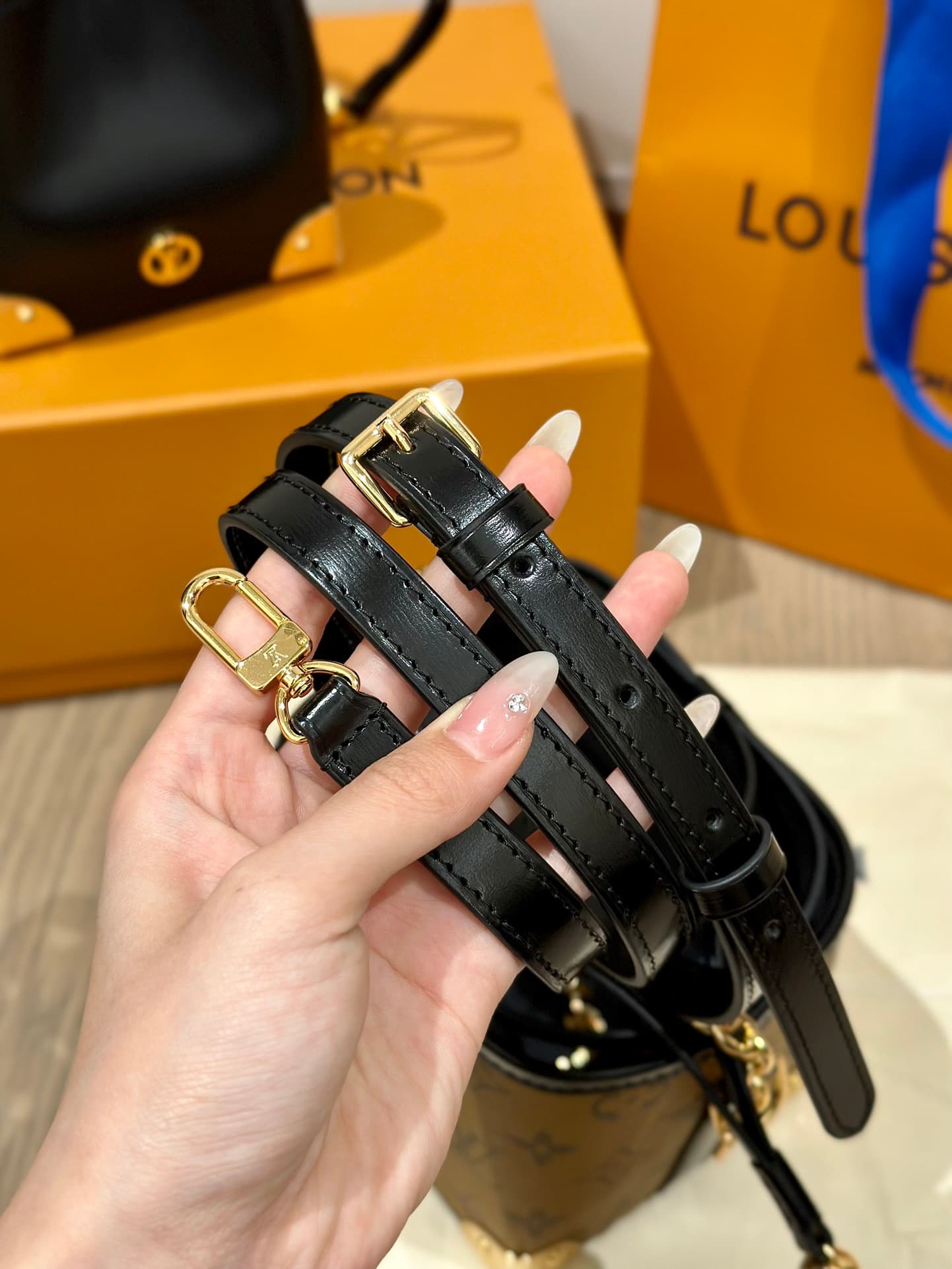 루이비통 나노 노에 (브라운)