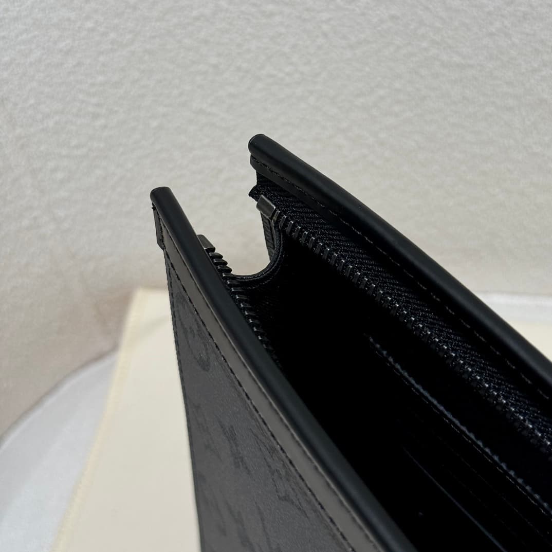 루이비통 포쉐트 보야지 MM (블랙)