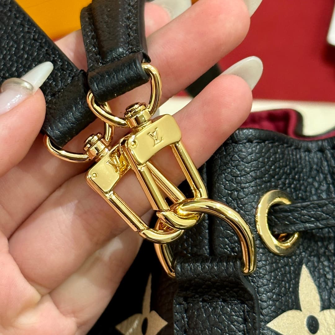 루이비통 나노 노에 (블랙)