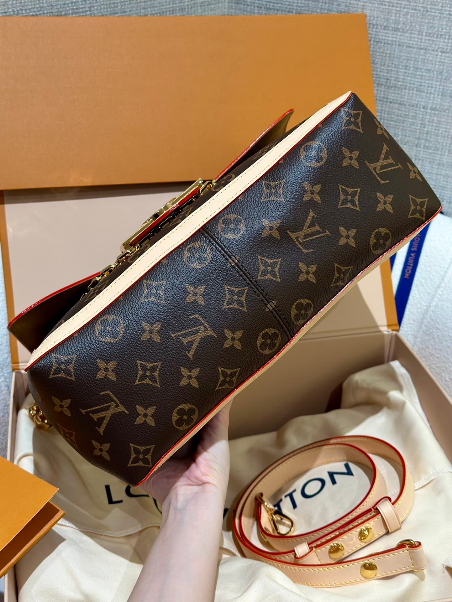 루이비통 도핀 MM (브라운)