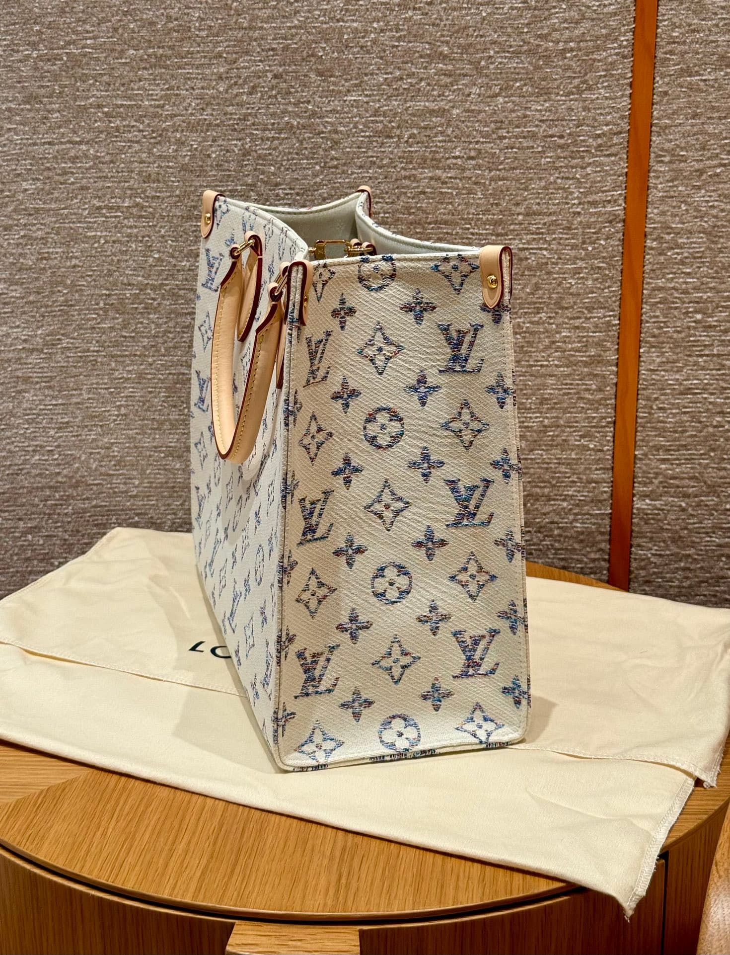 루이비통 온더고 MM (데님)