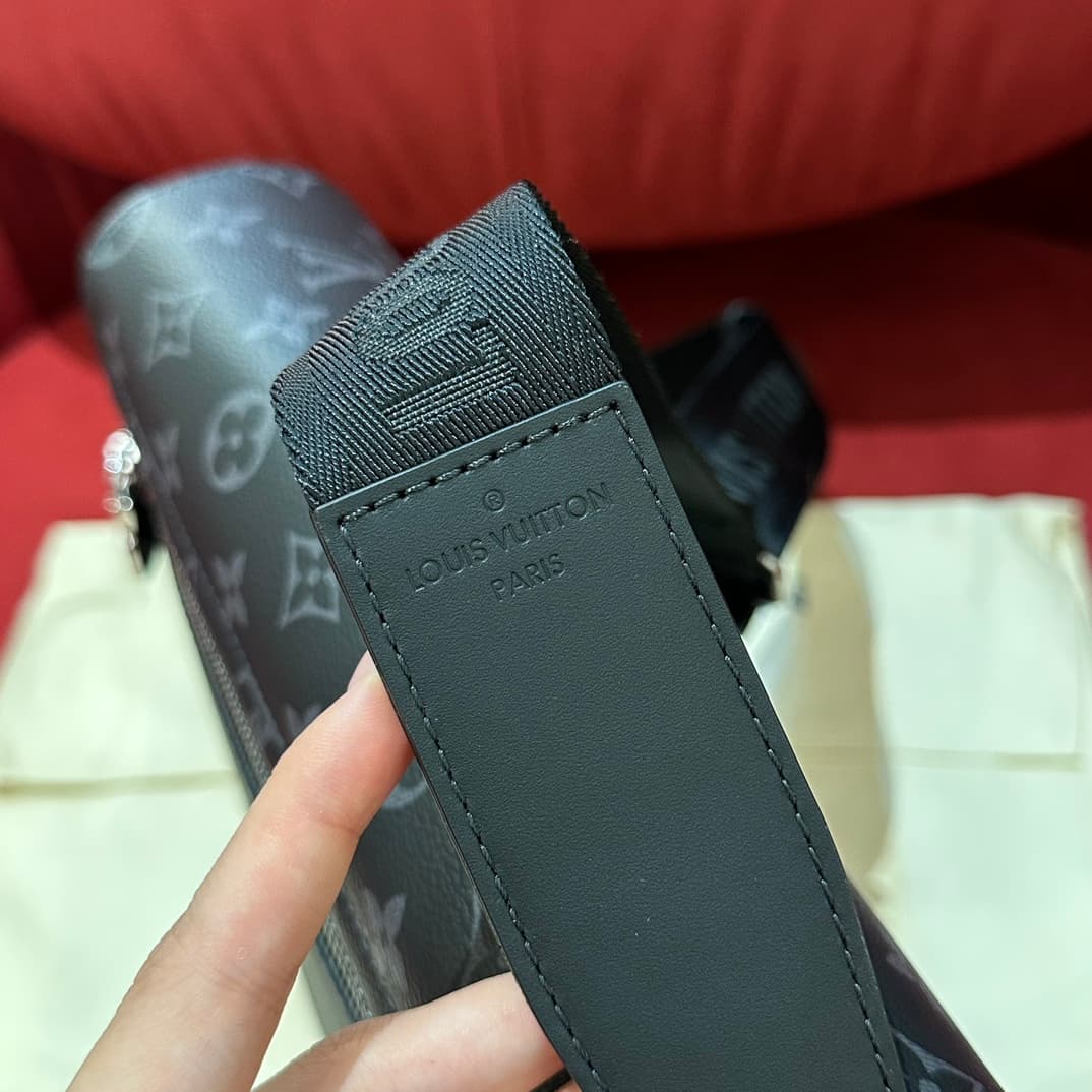 루이비통 스튜디오 메신저 (블랙)