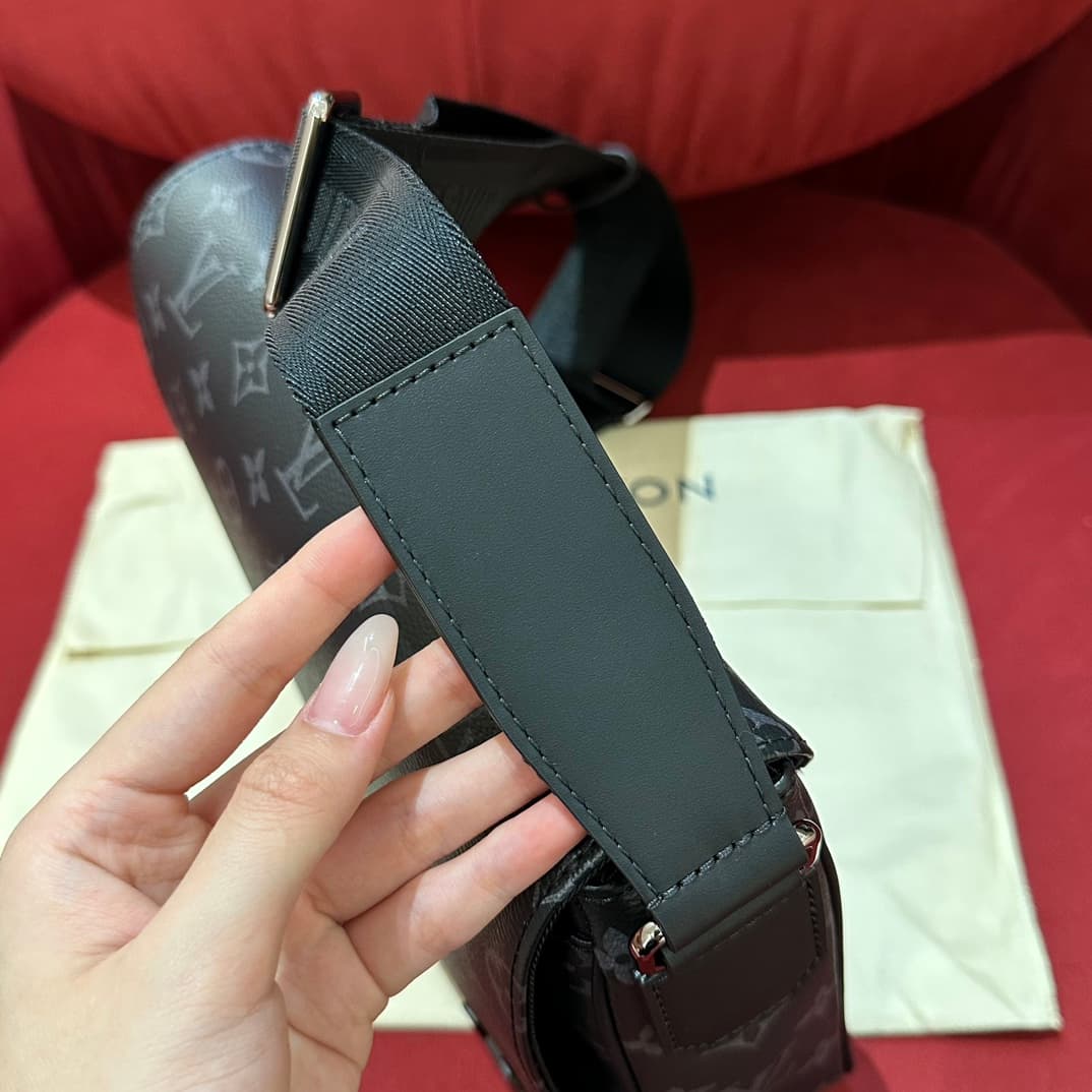 루이비통 스튜디오 메신저 (블랙)