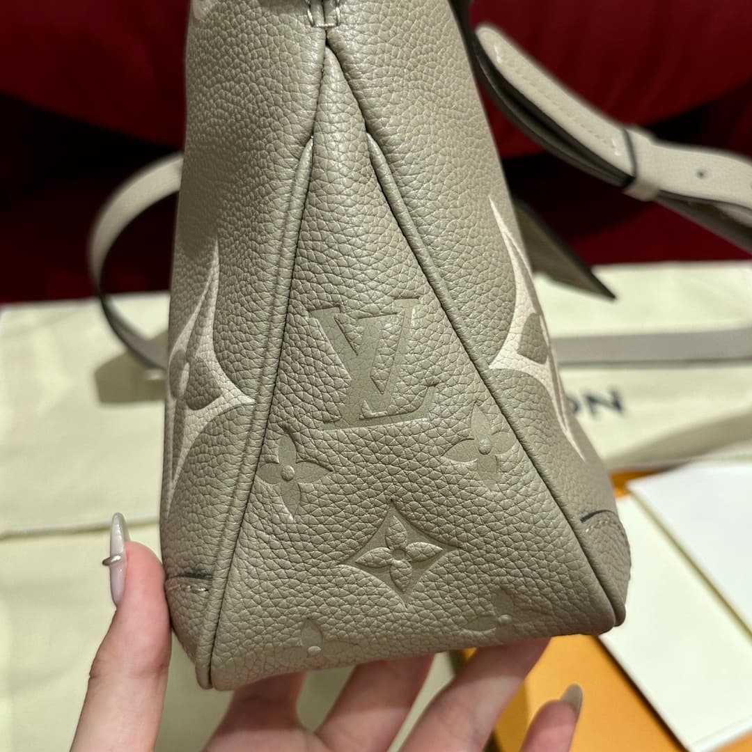 루이비통 트리아농 MM (베이지)