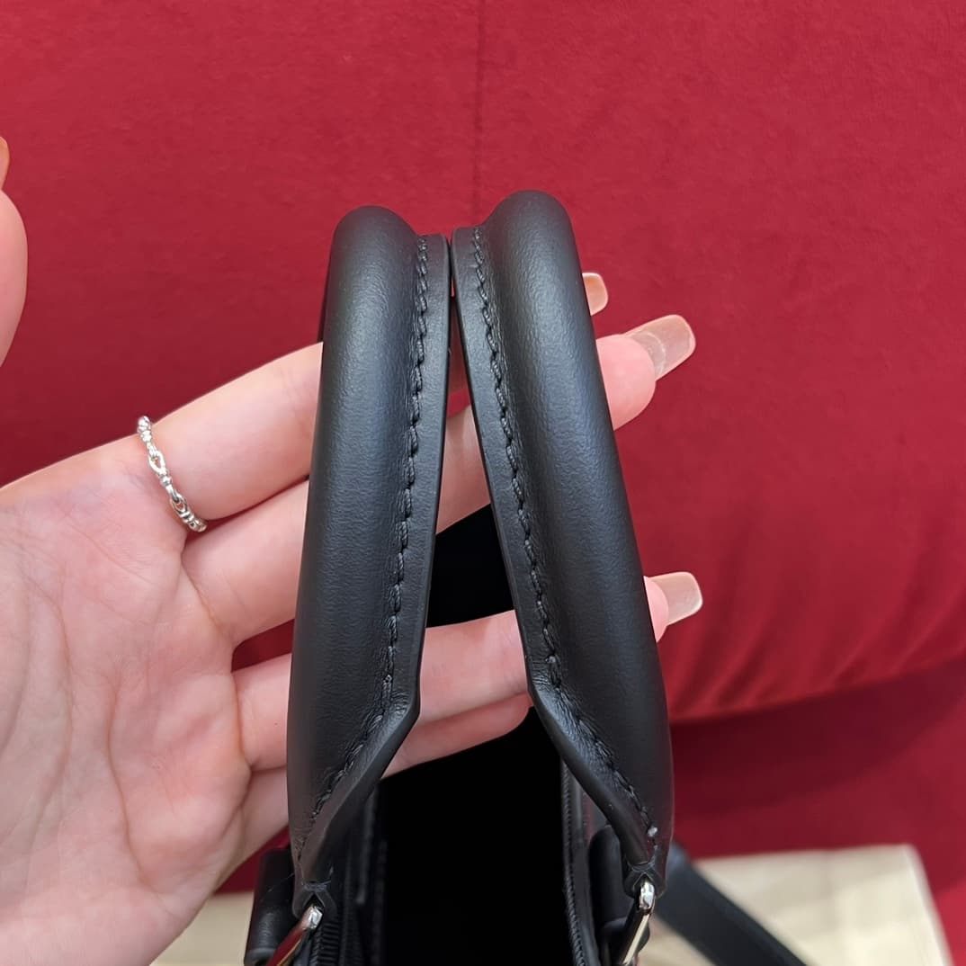 루이비통 삭 플라 BB (블랙)