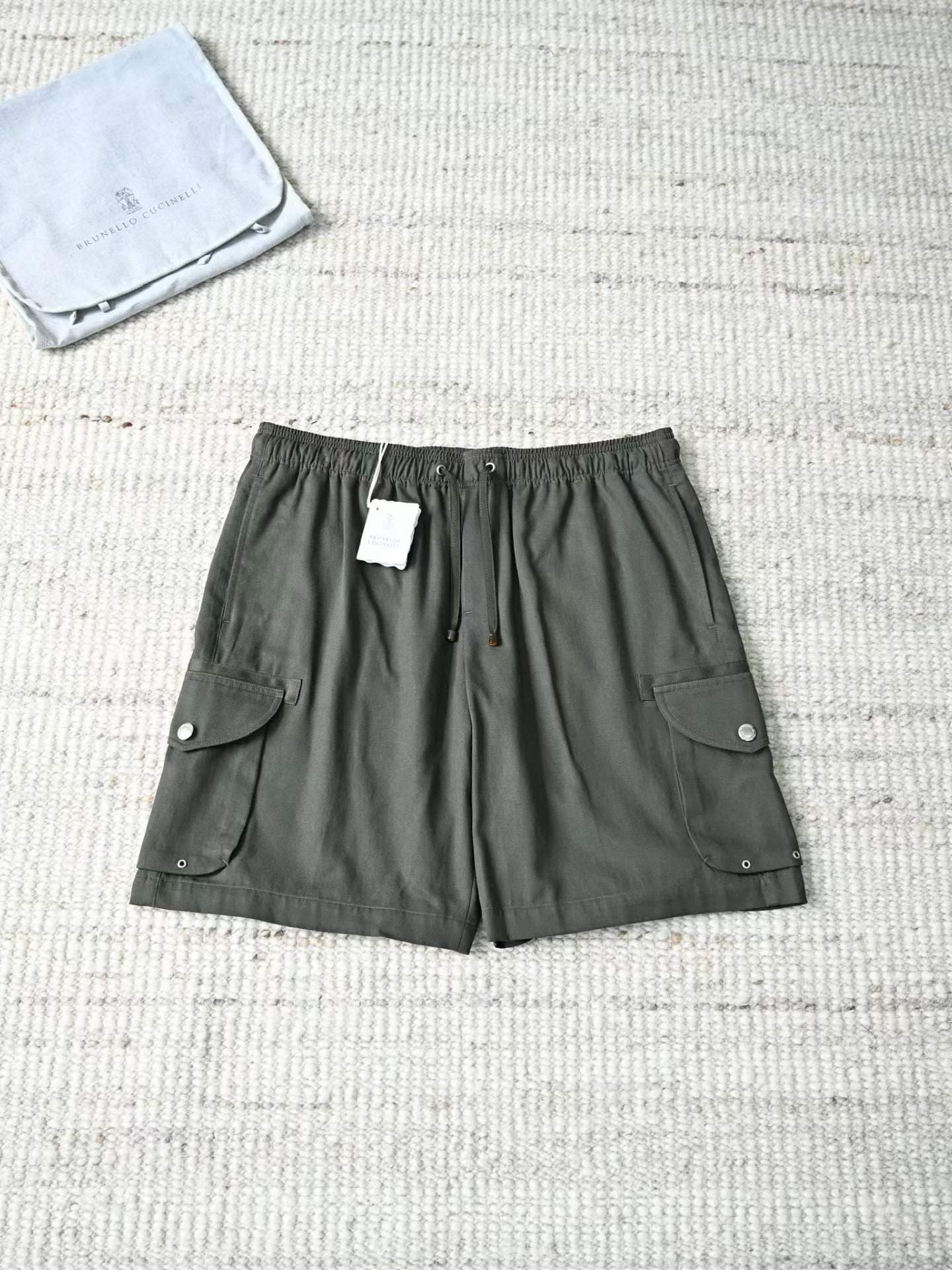 브루넬로 쿠치넬리 버뮤다 카고 팬츠